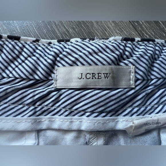J. Crew 100% Cotton Black & White Animal Leopard Print Chino Shorts. Size 8 - Picture 6 of 10